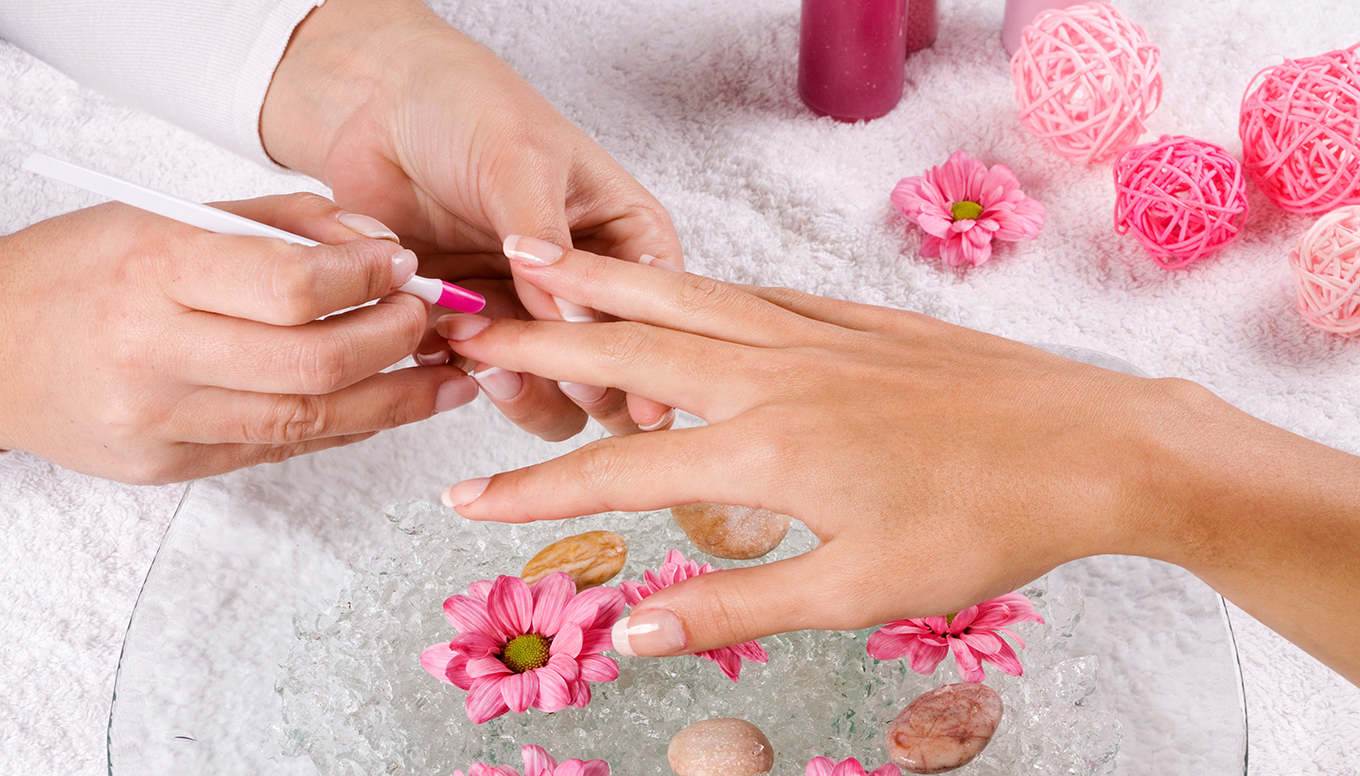 🧤💧🍃 Organic & Paraffin Luxury Manicure